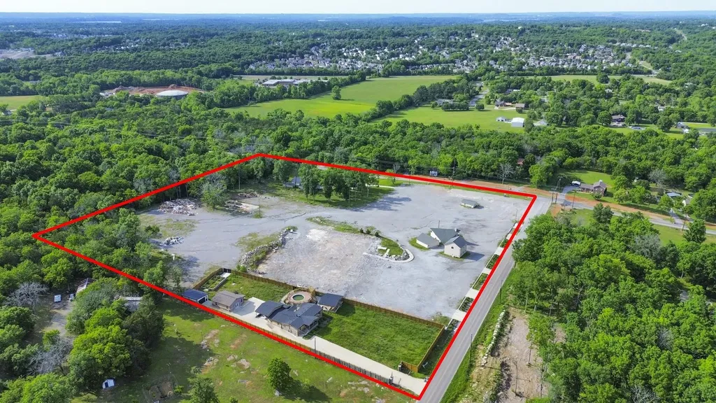 2060 Old Lebanon Dirt Road Mount Juliet TN 37122