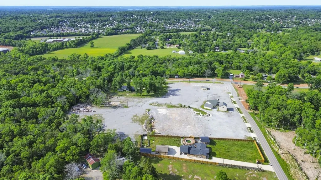 2060 Old Lebanon Dirt Road Mount Juliet TN 37122