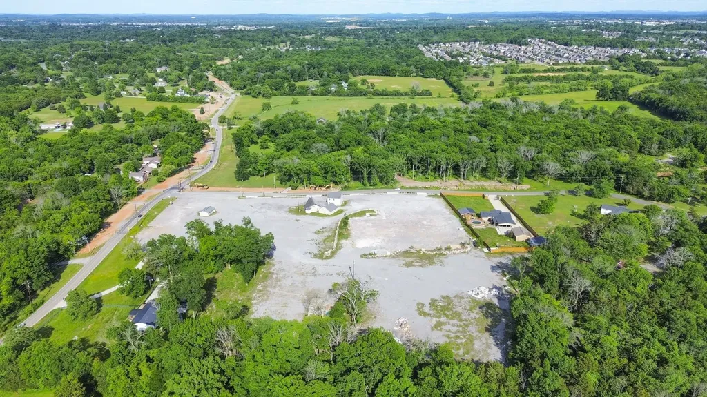 2060 Old Lebanon Dirt Road Mount Juliet TN 37122