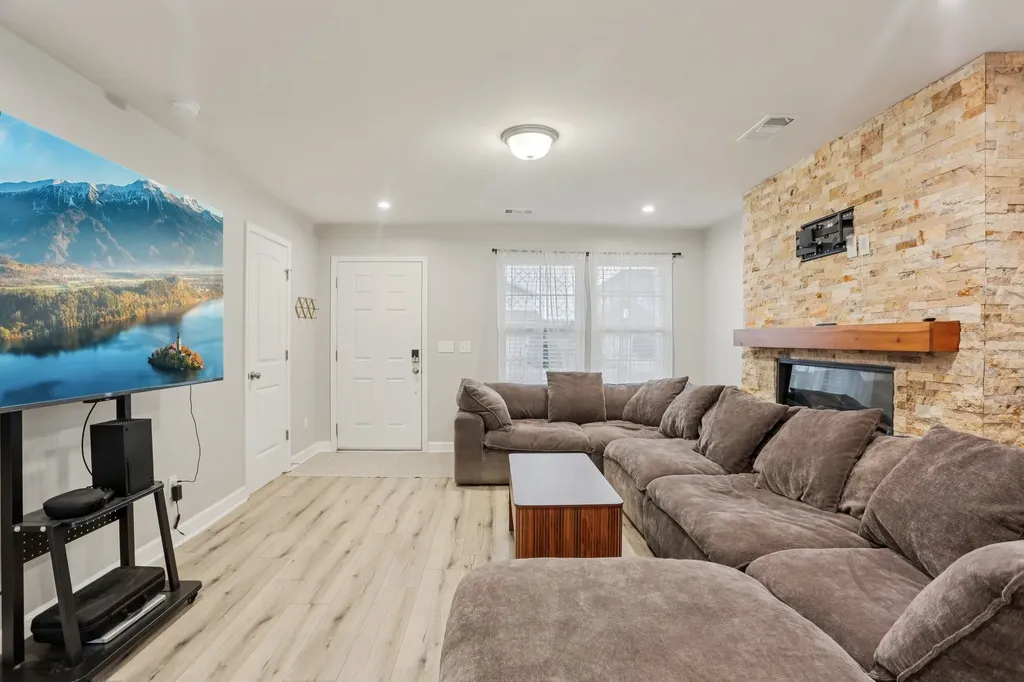 207 Mount Royal Court Murfreesboro TN 37128