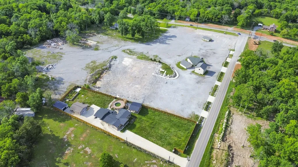2060 Old Lebanon Dirt Road Mount Juliet TN 37122