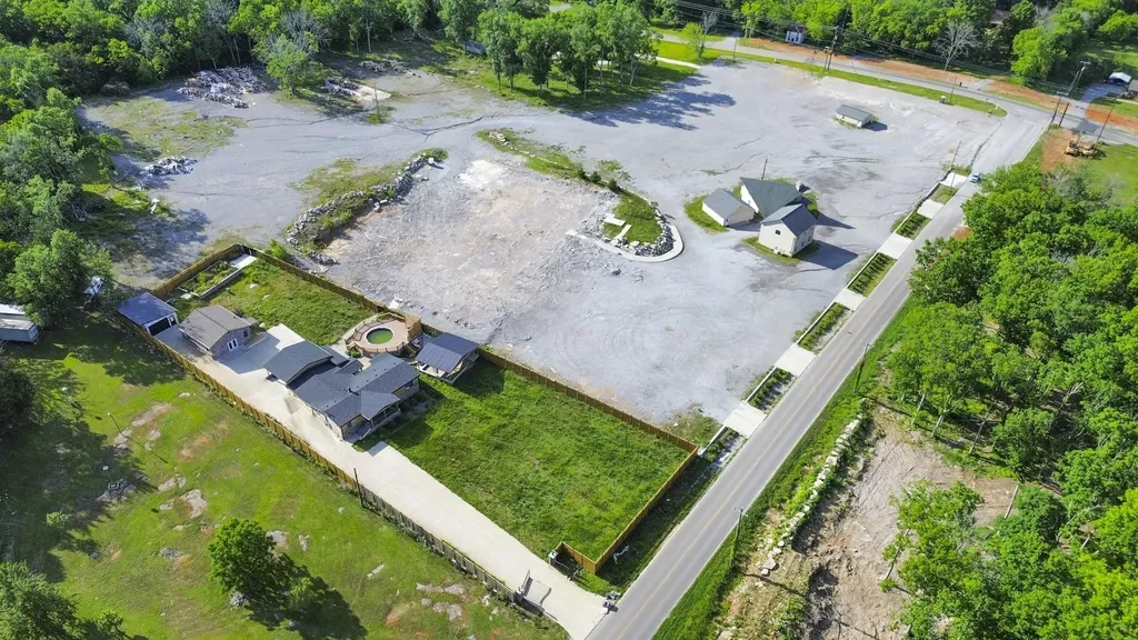 2060 Old Lebanon Dirt Road Mount Juliet TN 37122