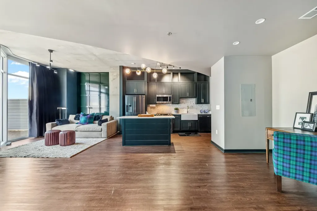 600 12th Ave, S Nashville TN 37203