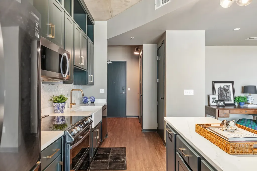 600 12th Ave, S Nashville TN 37203