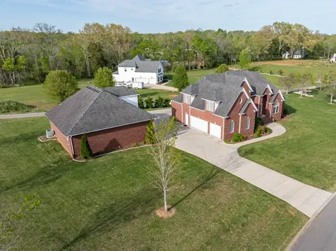 2237 Richard Garrett Christiana TN 37037