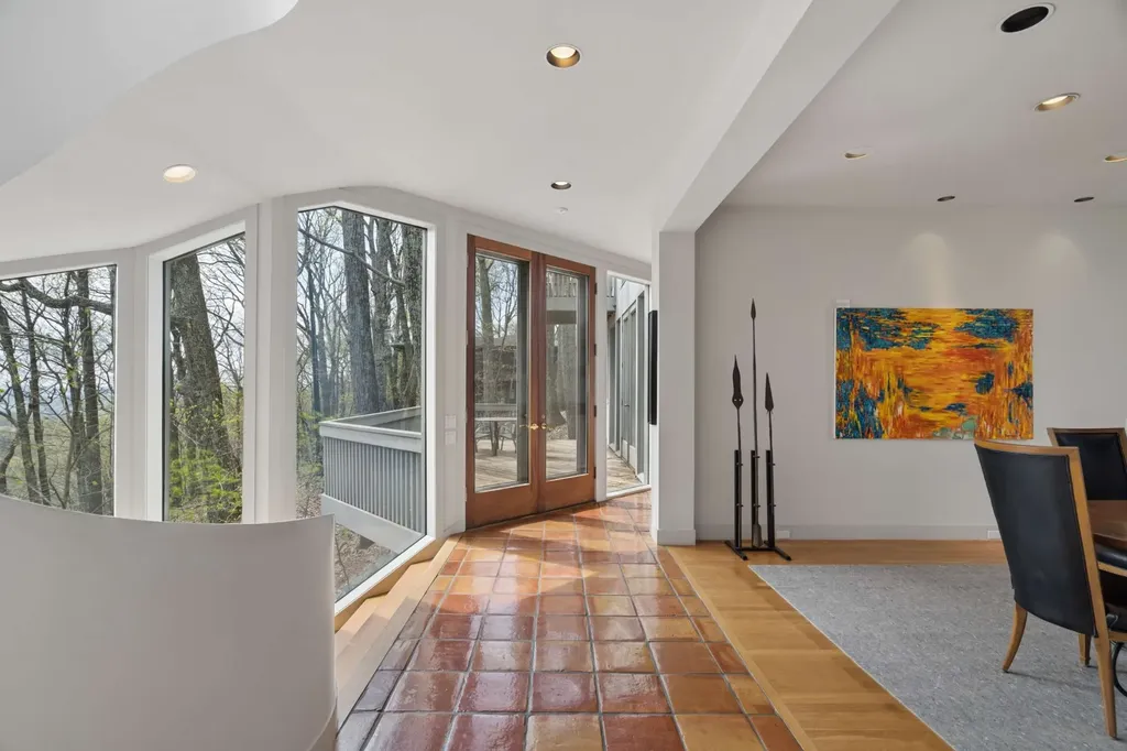 5870 Fredricksburg Drive Nashville TN 37215