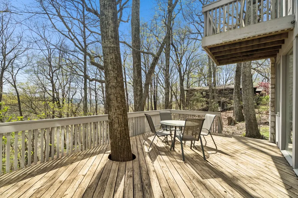 5870 Fredricksburg Drive Nashville TN 37215