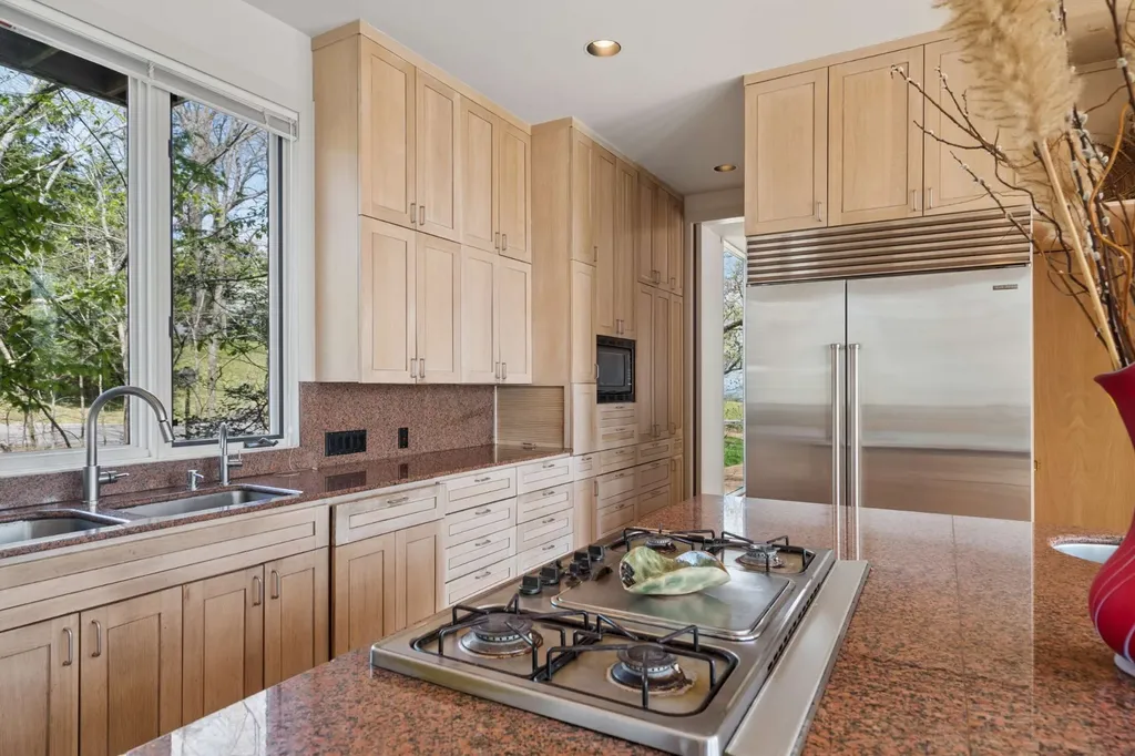5870 Fredricksburg Drive Nashville TN 37215