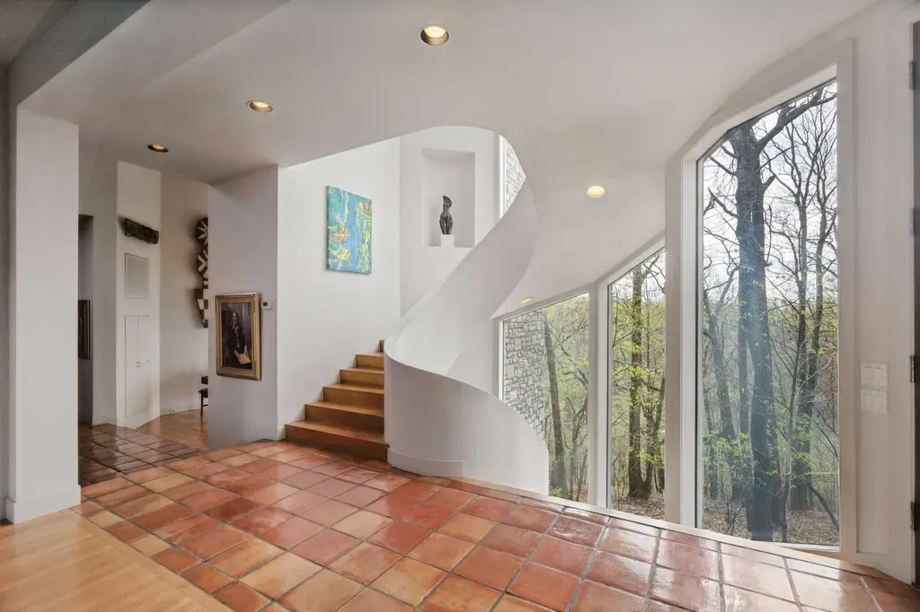 5870 Fredricksburg Drive Nashville TN 37215