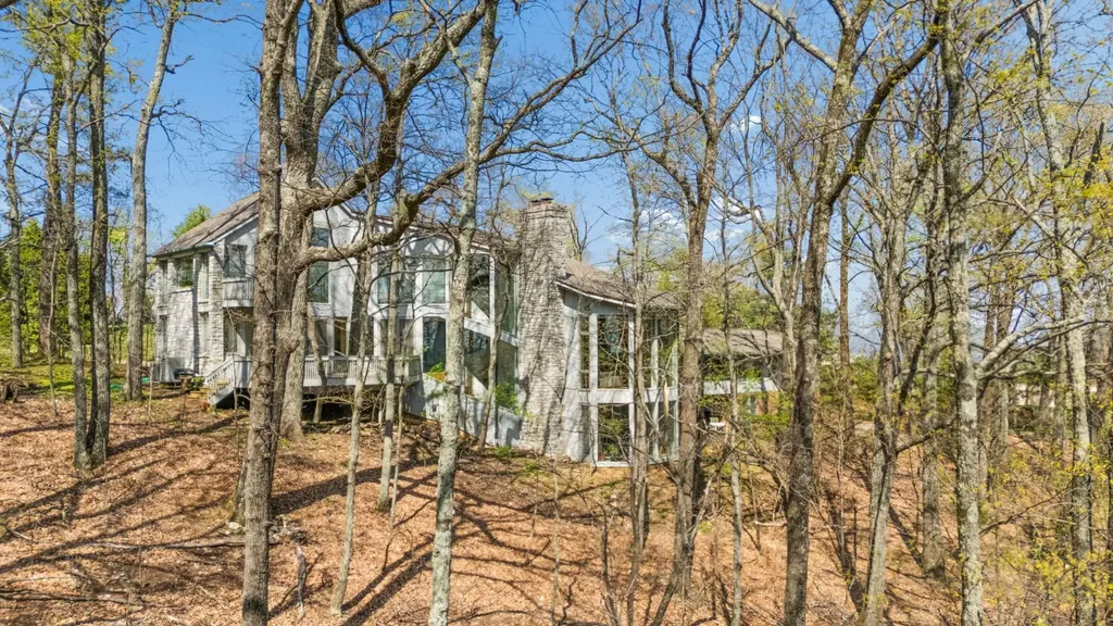 5870 Fredricksburg Drive Nashville TN 37215
