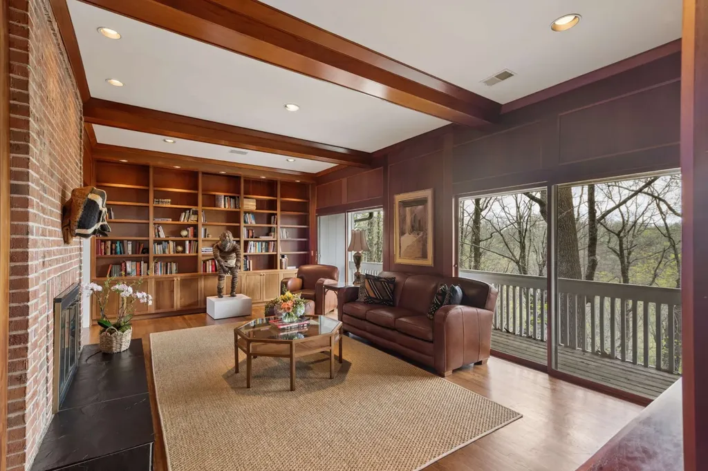 5870 Fredricksburg Drive Nashville TN 37215