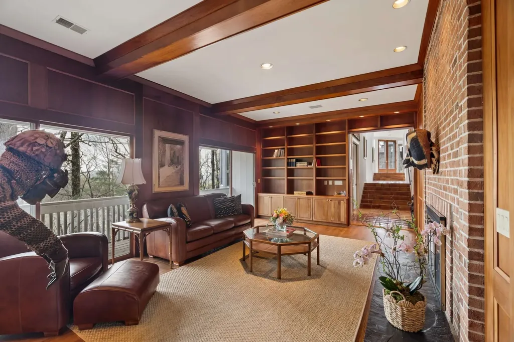 5870 Fredricksburg Drive Nashville TN 37215