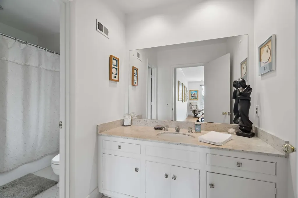 5870 Fredricksburg Drive Nashville TN 37215