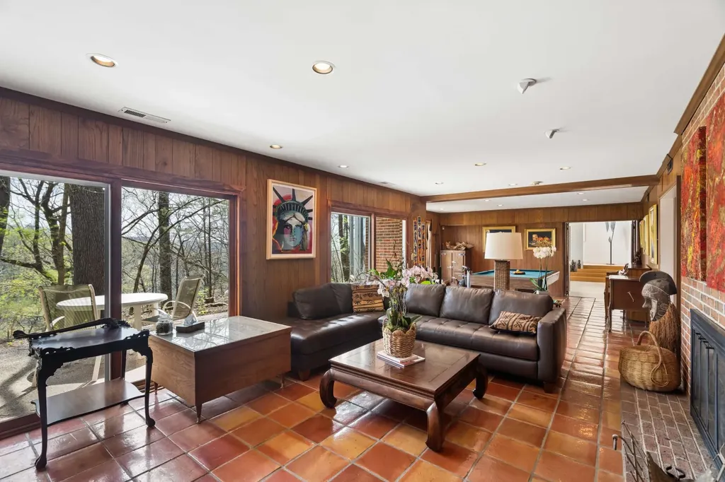 5870 Fredricksburg Drive Nashville TN 37215