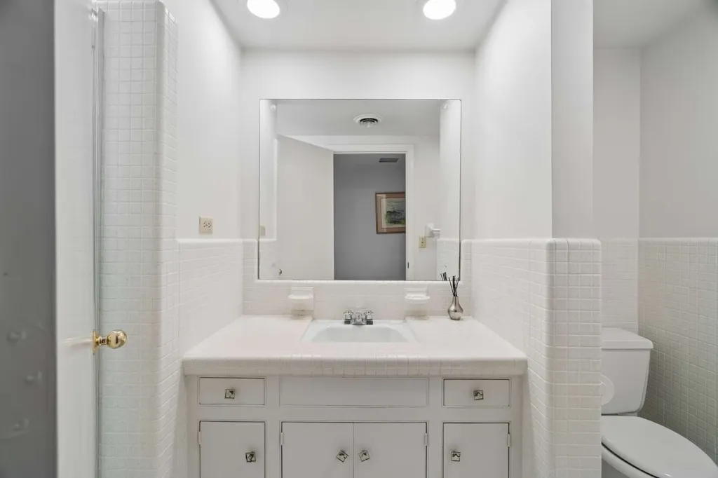 5870 Fredricksburg Drive Nashville TN 37215