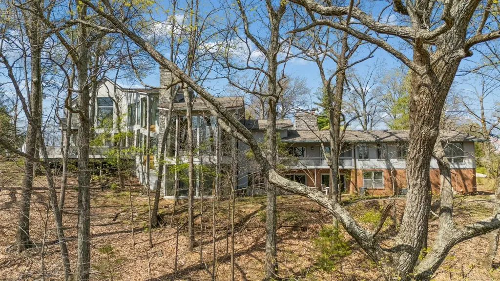 5870 Fredricksburg Drive Nashville TN 37215
