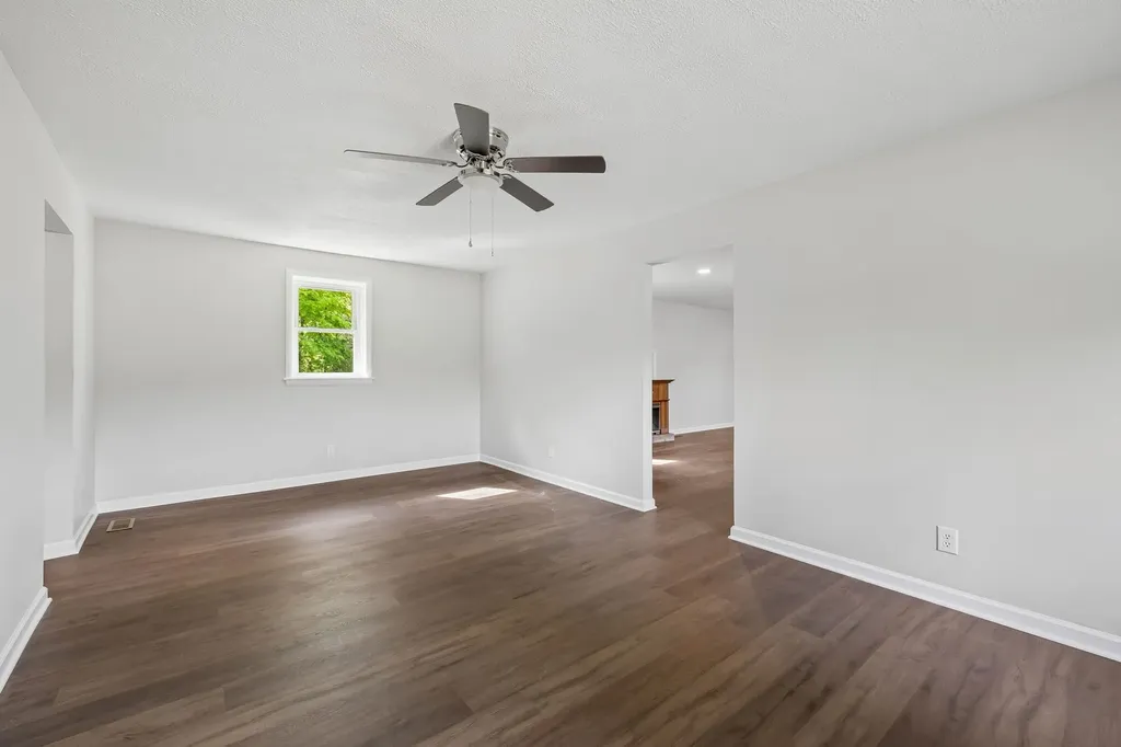 1003 Twin Creek Road Charlotte TN 37036