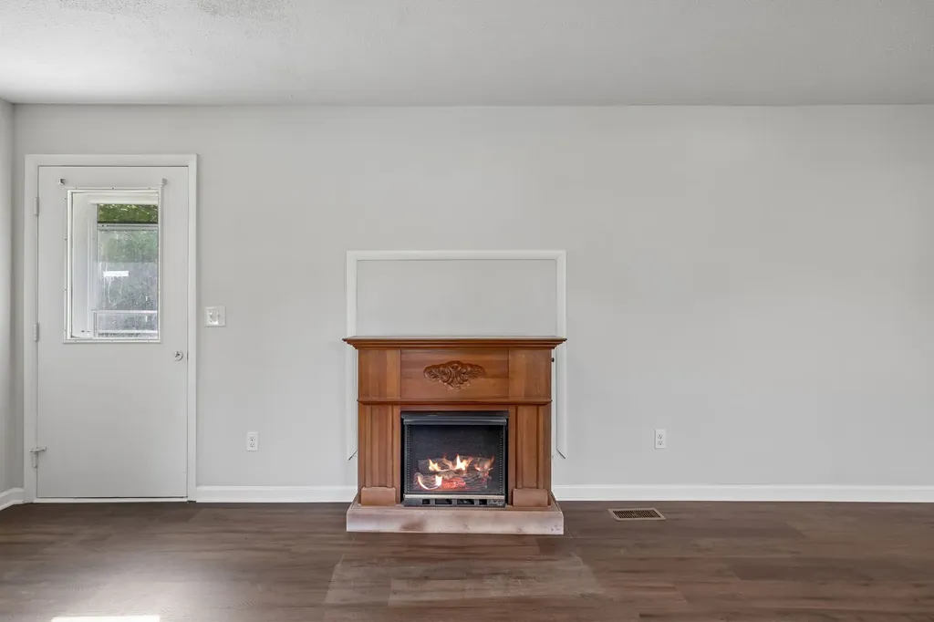 1003 Twin Creek Road Charlotte TN 37036