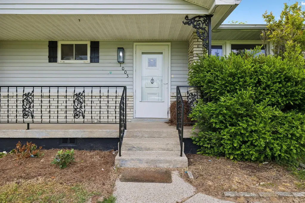 1003 Twin Creek Road Charlotte TN 37036