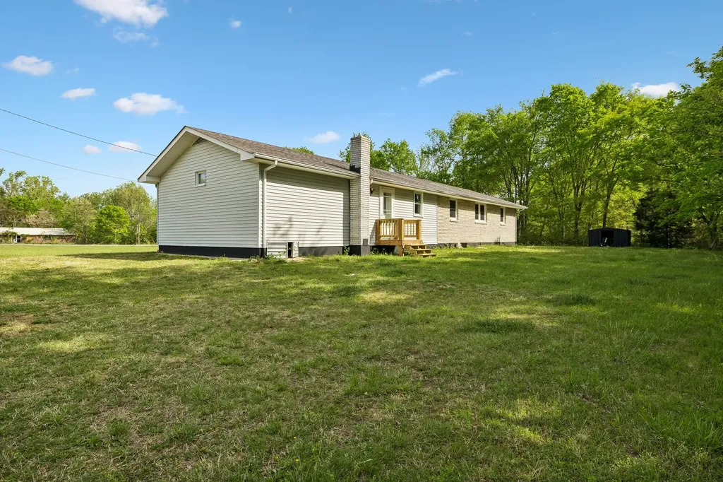 1003 Twin Creek Road Charlotte TN 37036