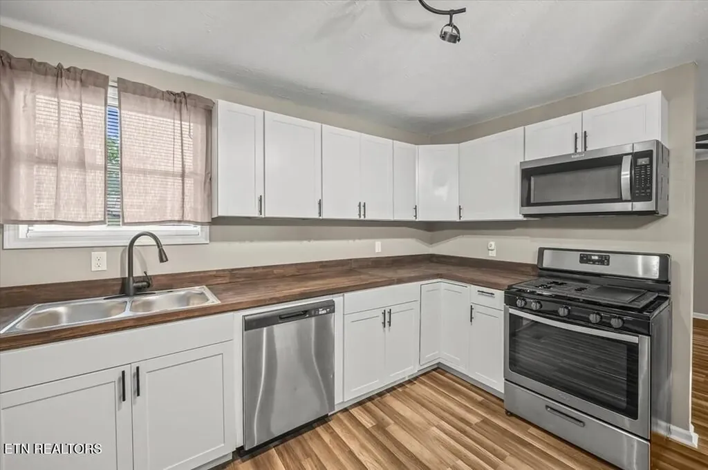 518 Flatt Spur Road Jamestown TN 38556