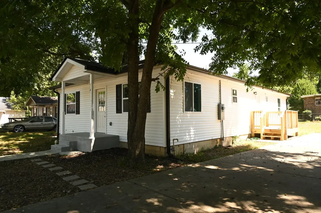 411 Glenn Street Clarksville TN 37040