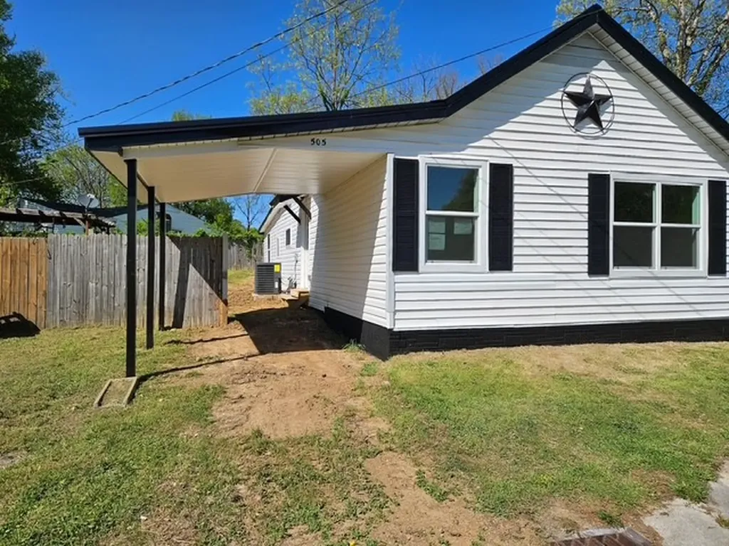 505 E 17th Street Columbia TN 38401