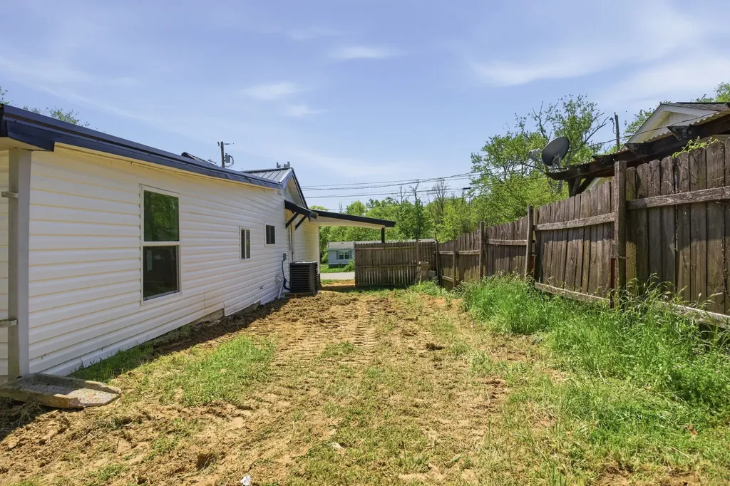 505 E 17th Street Columbia TN 38401