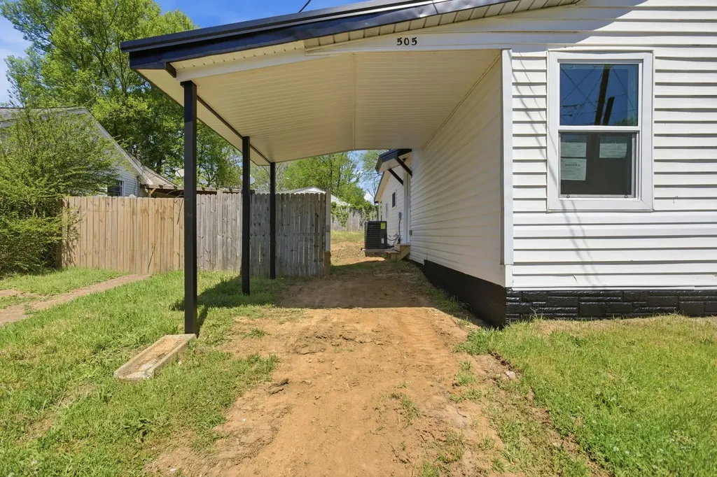 505 E 17th Street Columbia TN 38401