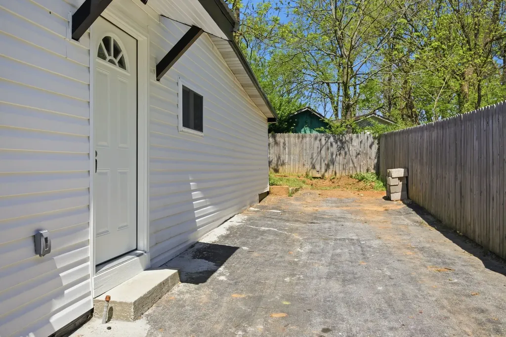 505 E 17th Street Columbia TN 38401