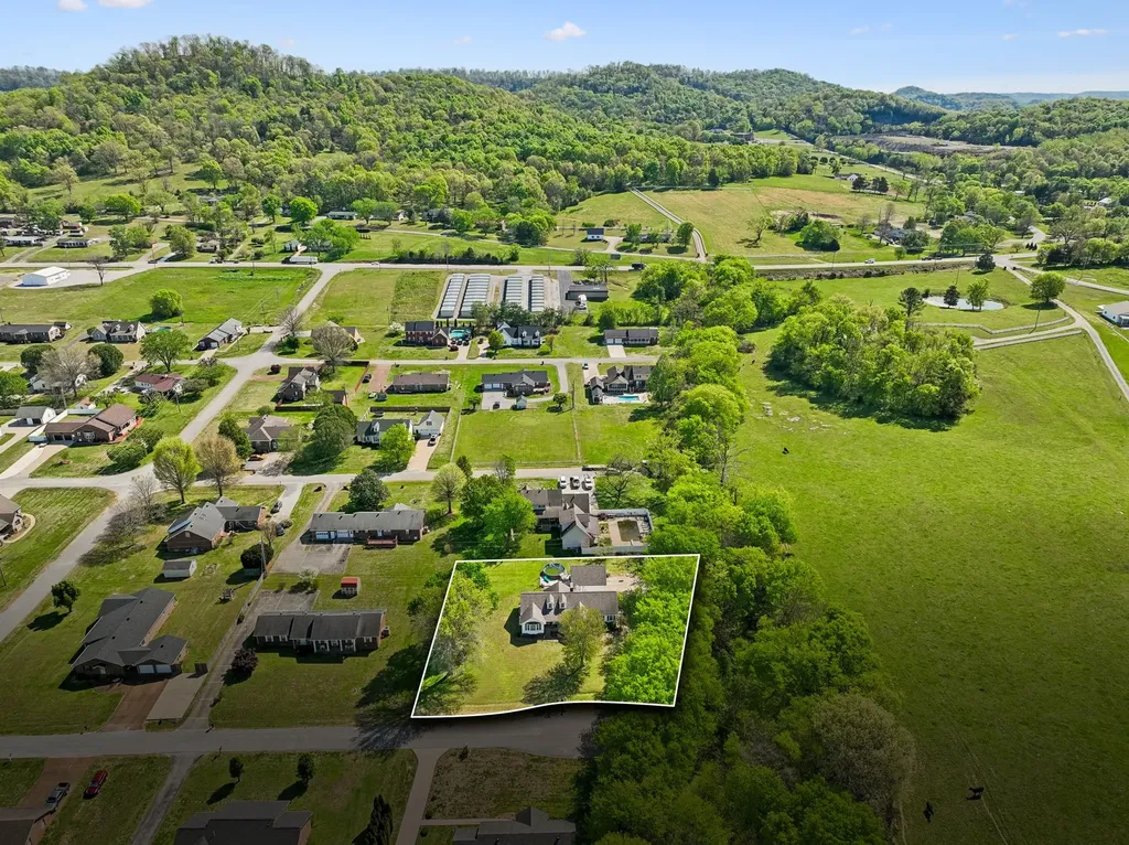 23 Elmwood Boulevard Carthage TN 37030