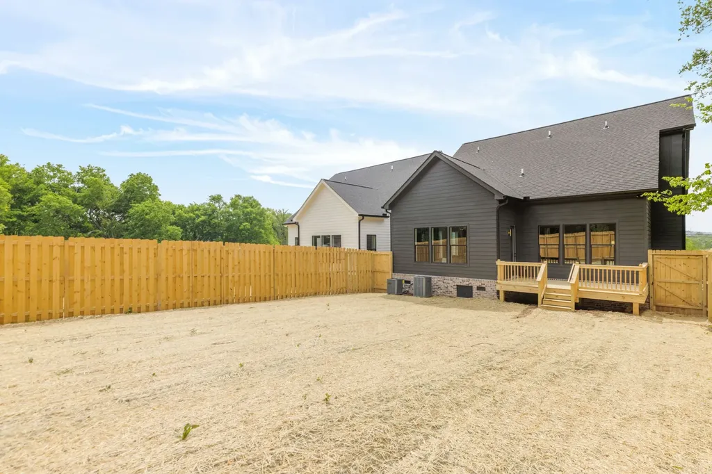 644 W Green Lane Nashville TN 37207