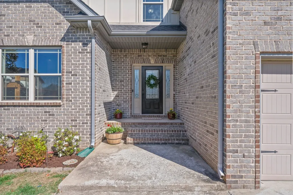 1138 N Ja Tate Drive Clarksville TN 37043
