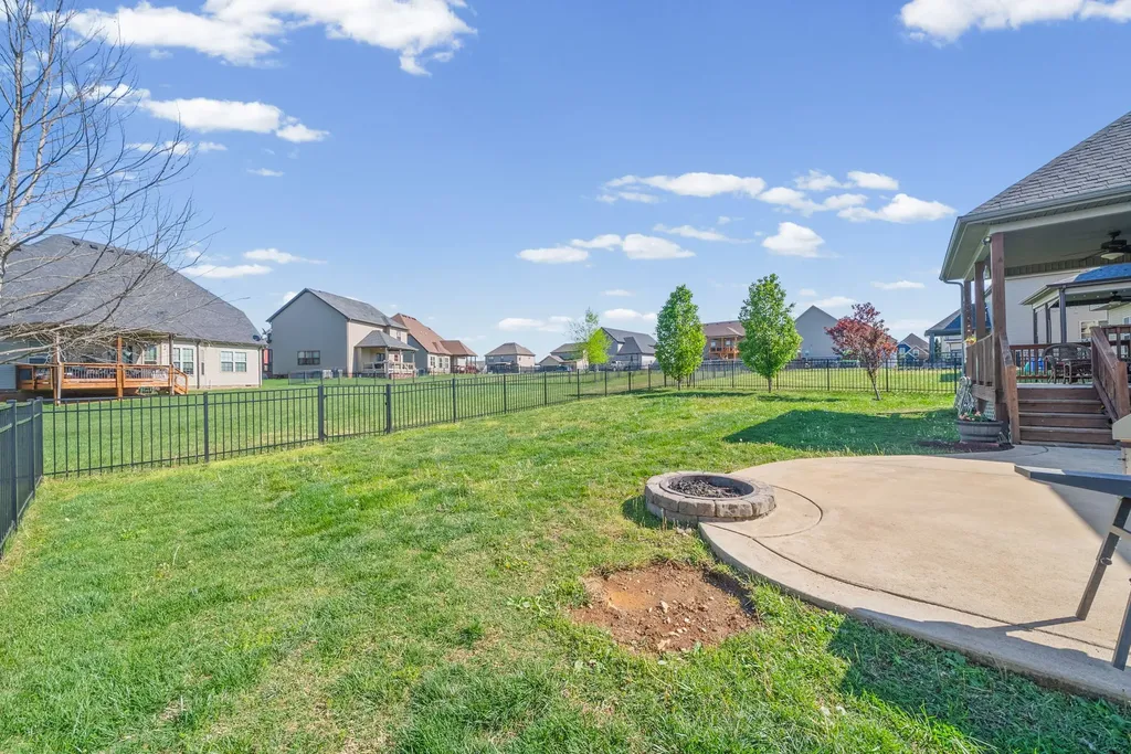 1138 N Ja Tate Drive Clarksville TN 37043