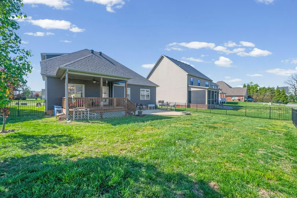 1138 N Ja Tate Drive Clarksville TN 37043