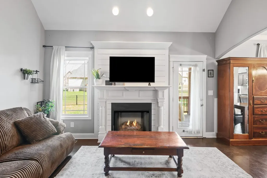1138 N Ja Tate Drive Clarksville TN 37043