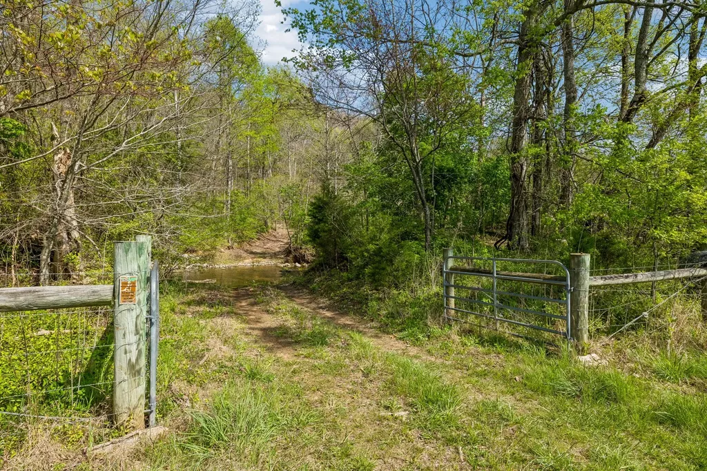 570 Piney Road, W Dickson TN 37055