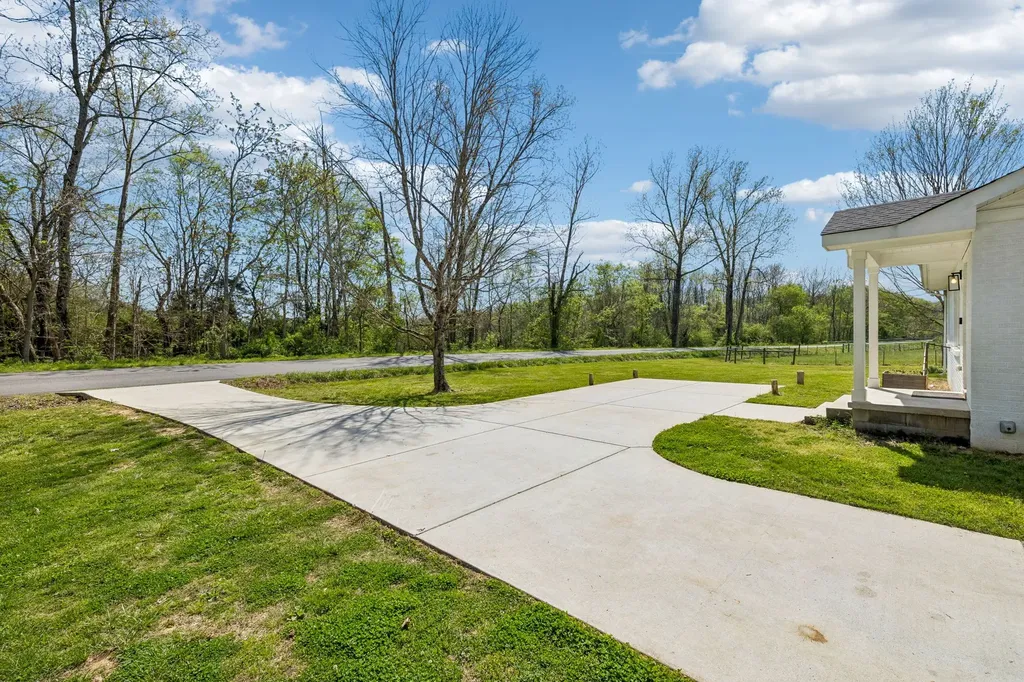 570 Piney Road, W Dickson TN 37055