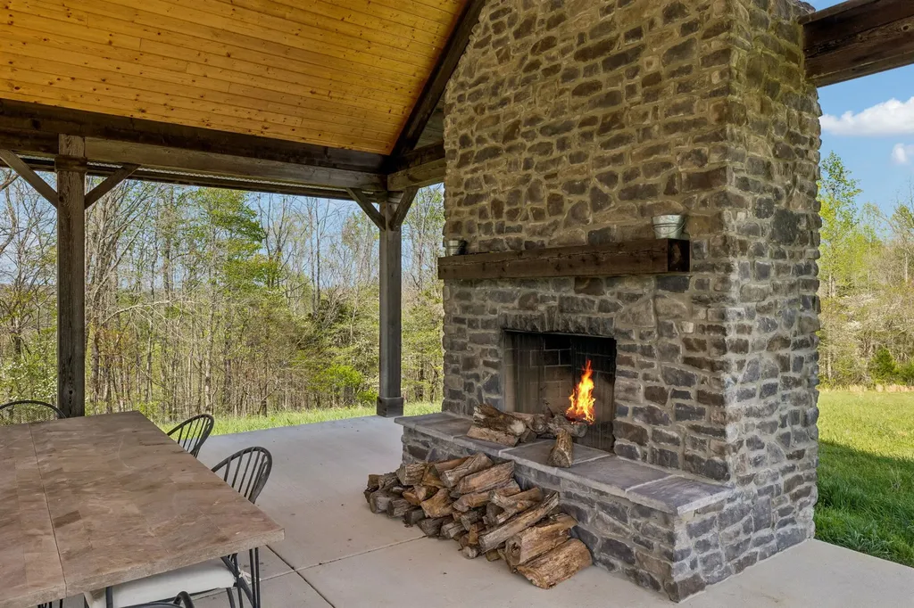 570 Piney Road, W Dickson TN 37055