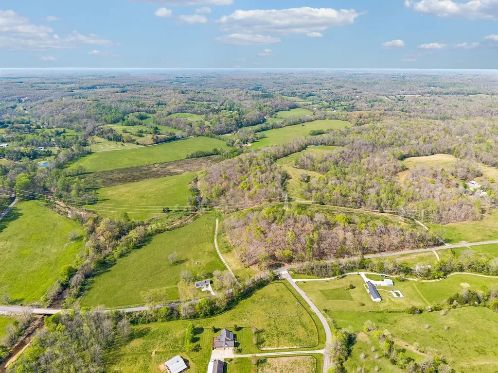 570 Piney Road, W Dickson TN 37055