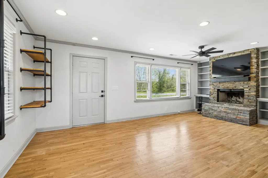570 Piney Road, W Dickson TN 37055