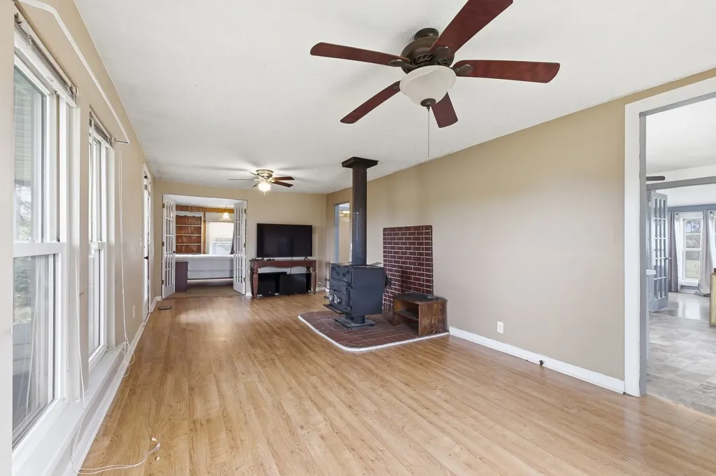 2495 Highway 52, E Portland TN 37148
