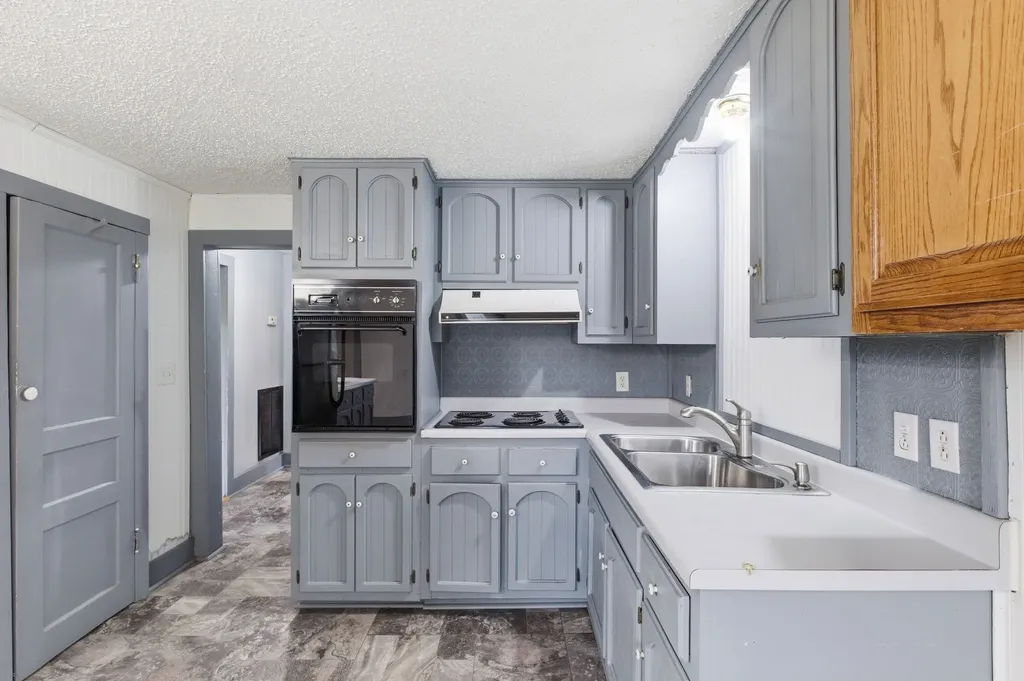2495 Highway 52, E Portland TN 37148