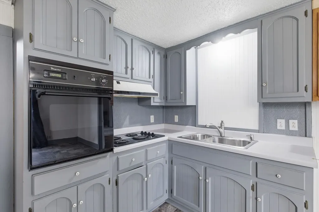 2495 Highway 52, E Portland TN 37148