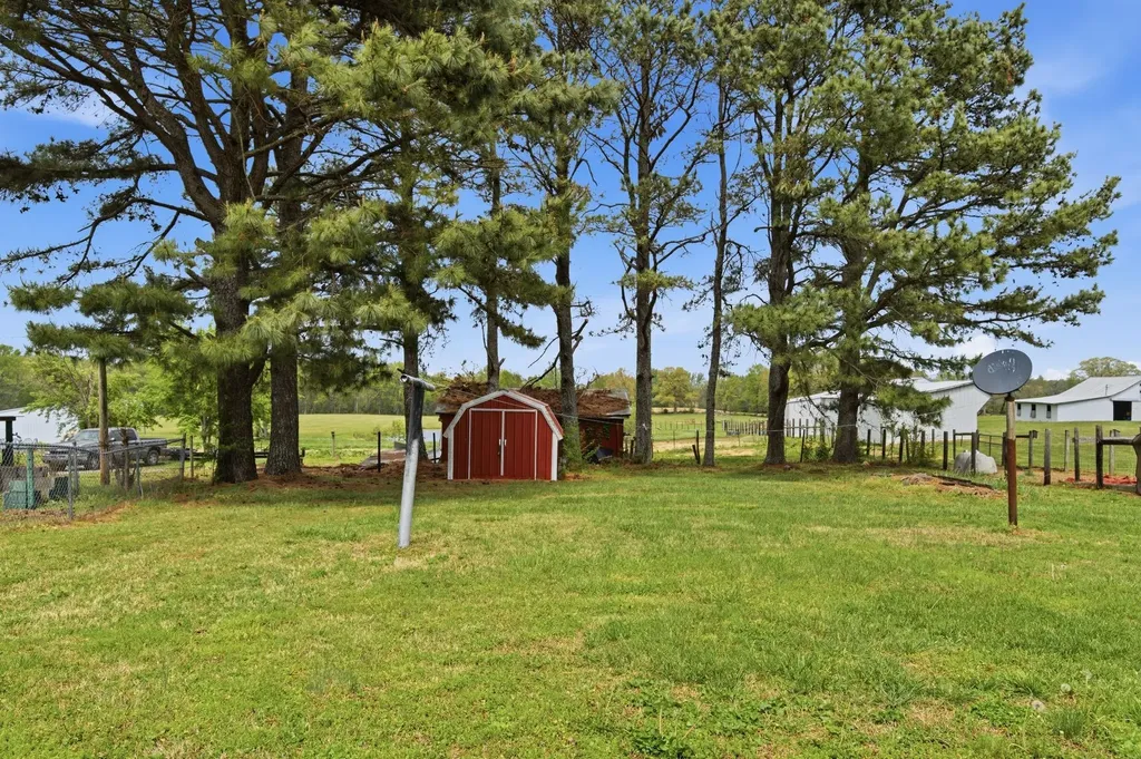 2495 Highway 52, E Portland TN 37148