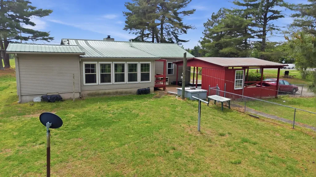 2495 Highway 52, E Portland TN 37148