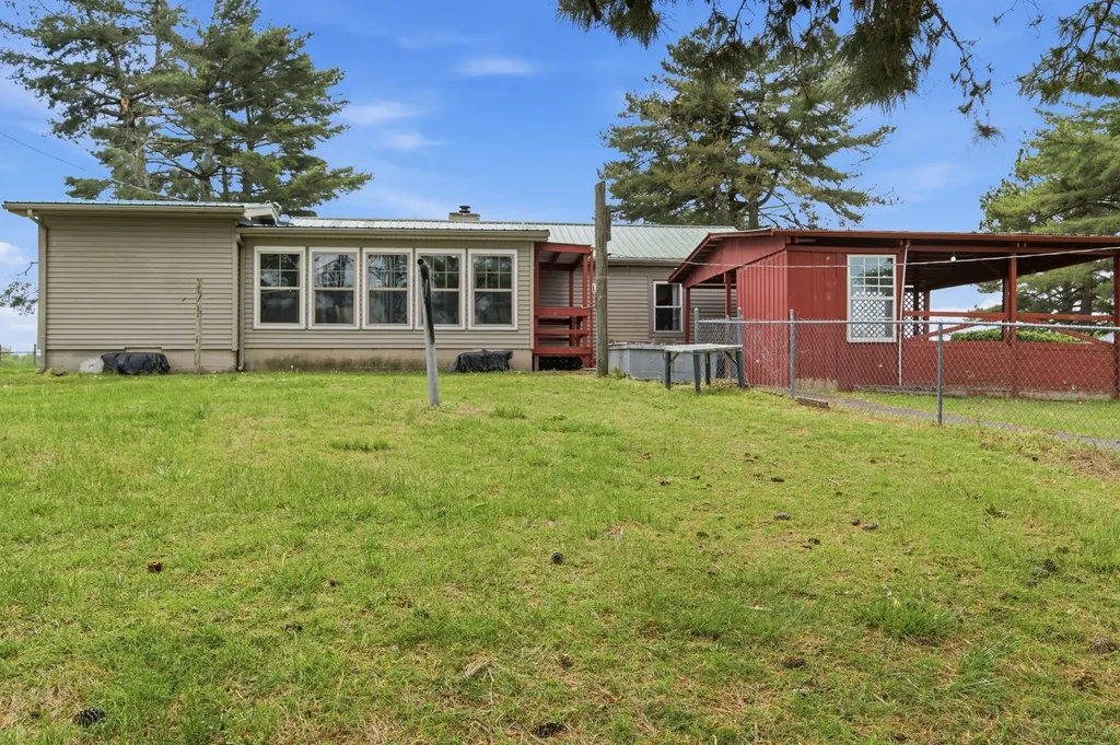 2495 Highway 52, E Portland TN 37148