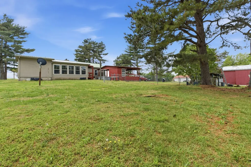 2495 Highway 52, E Portland TN 37148