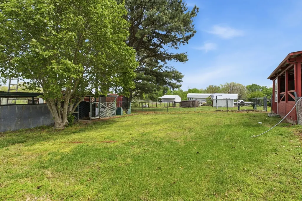 2495 Highway 52, E Portland TN 37148