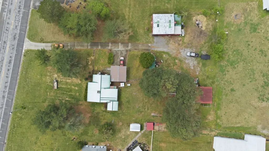 2495 Highway 52, E Portland TN 37148